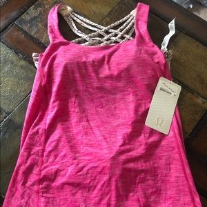 Lilulemon wild tank NWT size 8